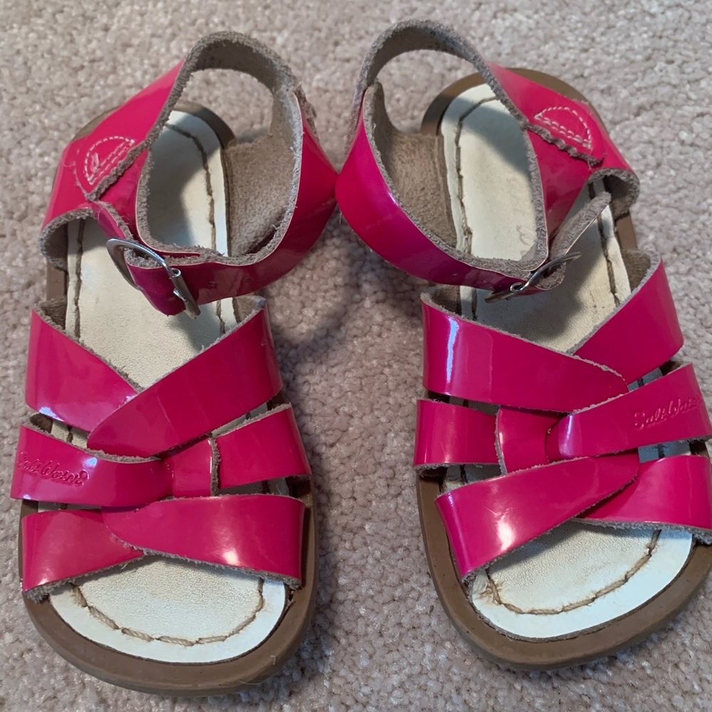 Shiny magenta pink Salt Water sandals